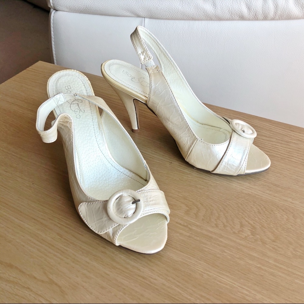 Size 9 Cream White Ivory Buckle Peep Toe Heels